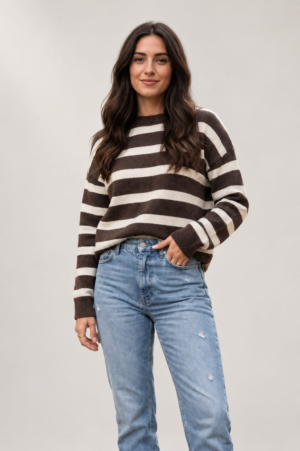 NED Hest – Studioansicht am Model #Farbe_Braun