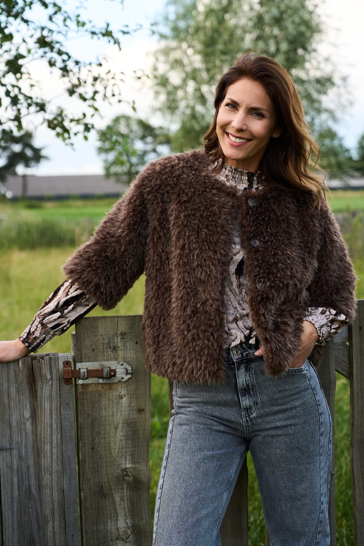 NED Dutch Fashion Design Damen Jacke Arundel – Zotteljacke in Felloptik mit 3/4-Arm
