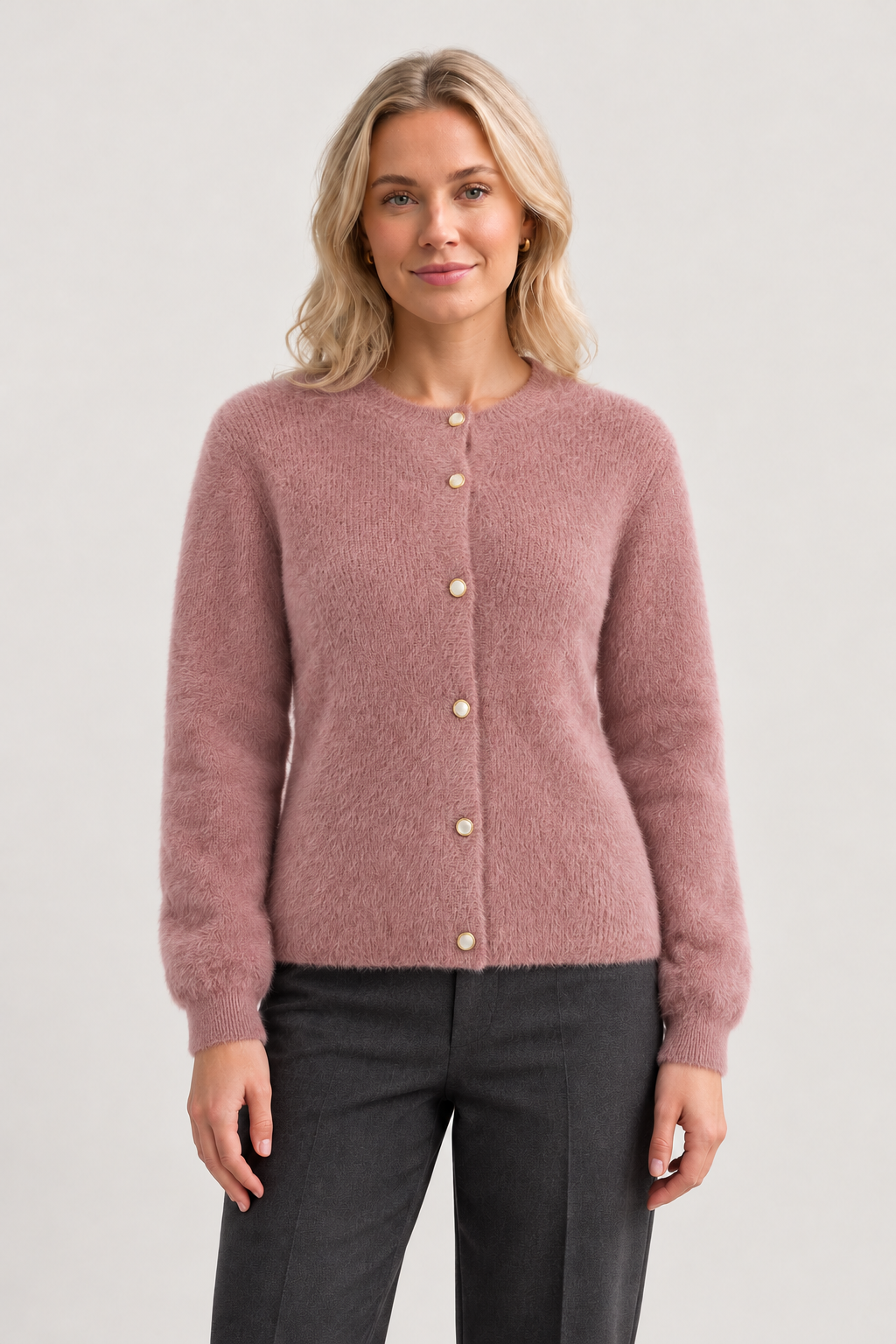 NED DELTA Strick-Cardigan – rosegold – Vorderansicht am Model #Farbe_Roségold